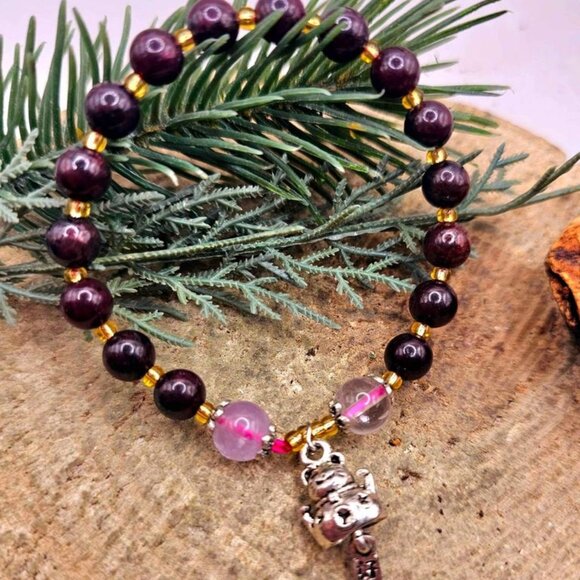 Beautiful Nature Red Garnet Mixed Crystal lucky Cat Charm Bracelet - Picture 6 of 10